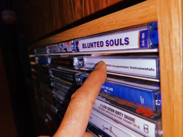 Amazon｜カセットラック ハンドメイド カセットテープ 40本収納