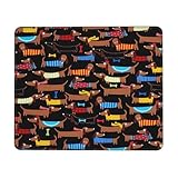 Sensation spacieuse et substantielle : les tailles disponibles, en particulier les plus grandes options, offrent beaucoup d'espace. La construction épaisse de 3 mm ajoute une couche de confort à vos poignets, améliorant l'ergonomie générale de votre station informatique