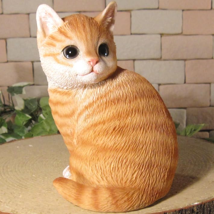 Amazon.co.jp: リアルな猫の置物 振り向きキャット チャトラ