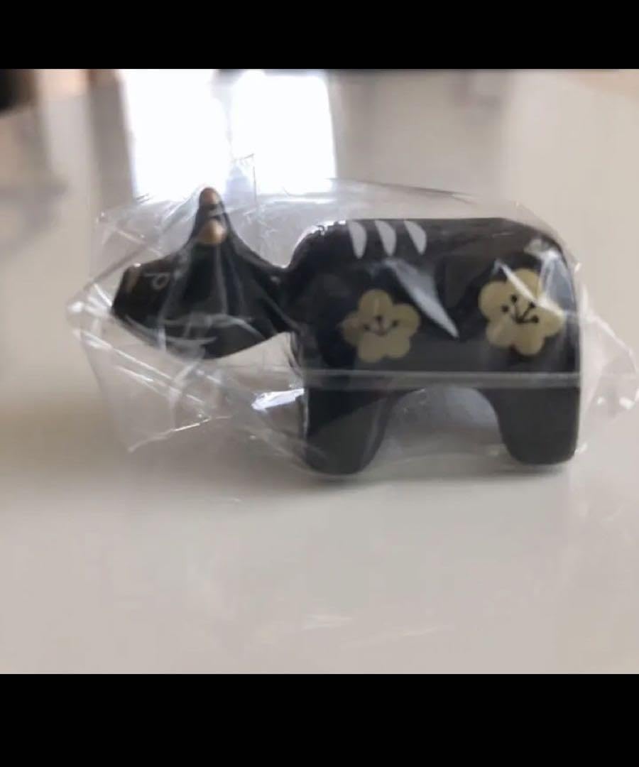 くろべこ様 Amazon.co.jp: 赤べこと黒べこの珍しい黒べこ 福島県 : 食品・飲料・お酒