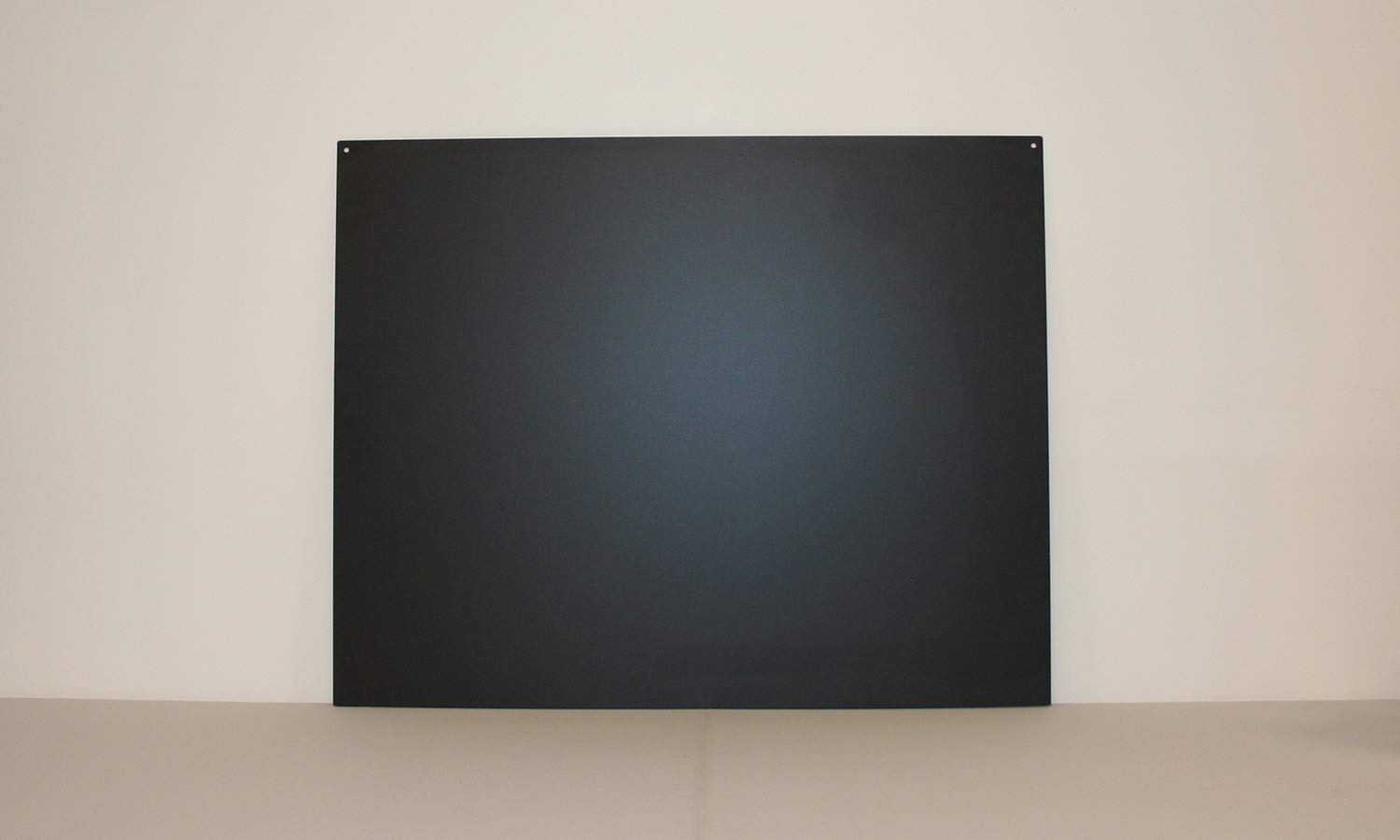 Plaque de sol en acier noir rectangulaire 730x980 mm protection poêle à bois et granulés