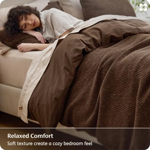 Image of Bedsure PureWoven Space-Dyed Cotton Waffle Duvet Cover Set, Queen, Brown