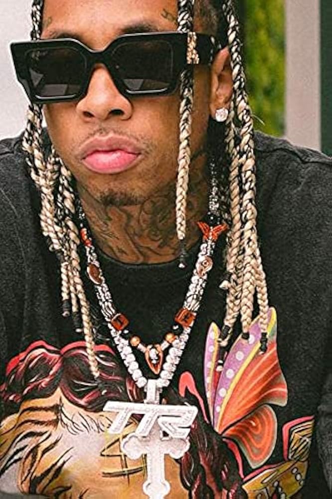SALUTE ネックレス  Tyga +Evae hiphop ラッパー着用 SALUTE ネックレス Tyga +Evae hiphop ラッパー着用 - メルカリ