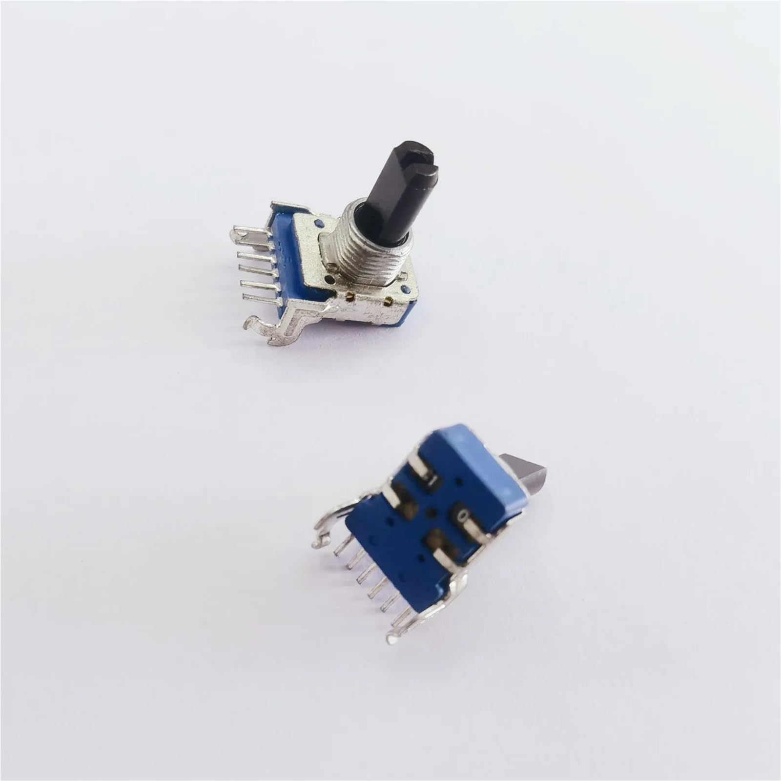 1 pz RK142 potenziometro doppio orizzontale C10K A20K B20K maniglia a punto medio con filettatura 15MMF 6 pin (INTERRUTTORE)(B20K with midpoint)