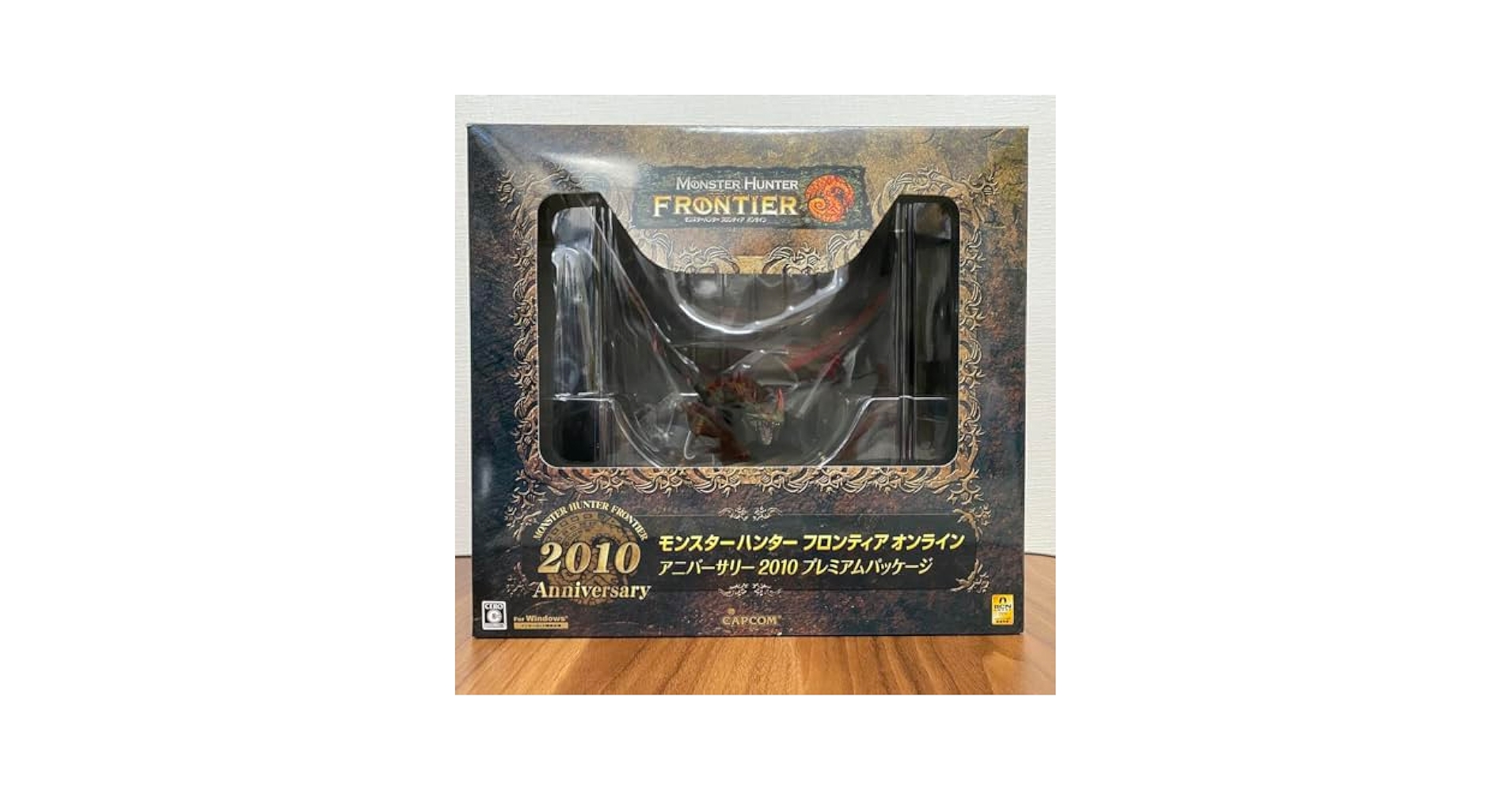 MHF モンハン エスピナス 2010 アニバーサリー プレミアムパッケージ エスピナスのフィギュアなど特典満載。「MHF アニバーサリー2010