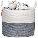 Weich und Fest - Als robuster Lager-Behälter kann der Korb auch schwerere Sachen sanft, aber fest aufnehmen. An den beiden integrierten Handgriffen kann er bequem und sicher getragen werden. Wenn der Korb nicht benötigt wird, kann er einfach zusammengelegt und platzsparend irgendwo verstaut werden.