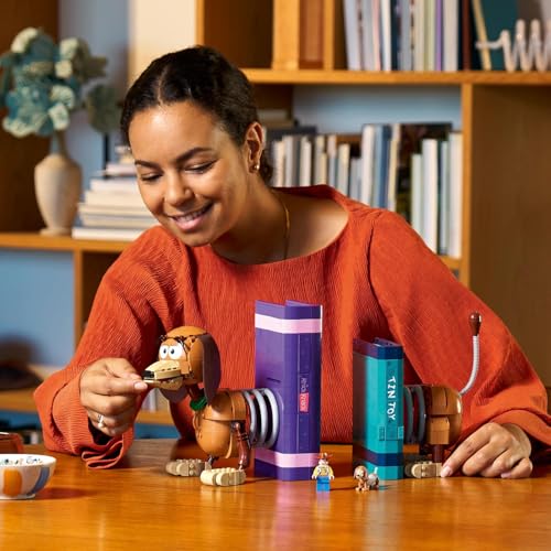 Image of LEGO ǀ Disney and Pixar Toy Story Slinky Dog Bookends - Cute Dachshund Piece for Adults 18+ - 43301