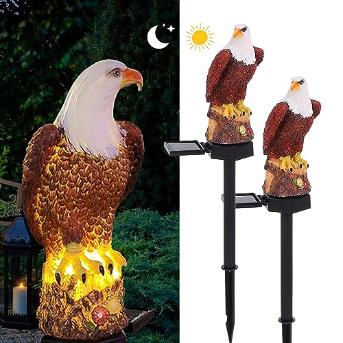 Paquete de 2 luces solares de estaca de águila, luces solares de jardín al aire libre, estatua de águila calva americana, luz decorativa para exteriores, decoración de jardín impermeable de resina