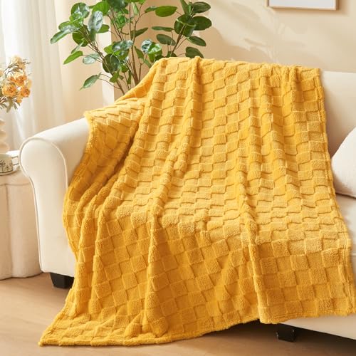 NEWCOSPLAY Super Soft Twin Blanket Mustard Yellow Premium Silky Flannel Fleece 3D Checkered Lightweight Bed Blanket All Season Use (Mustard Yellow Checkered, Twin(60"x80"))