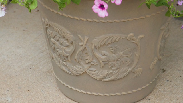 Amazon.com : Sunnydaze 19.5-Inch Arabella Large Plastic Pot for