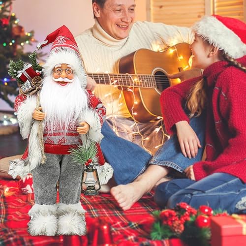 Décoration d'intérieur avec statue de Père Noël aux finitions soignées