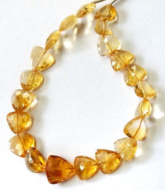 Citrine pour fabriquer un cadeau d'anniversaire personnalisé en pierre