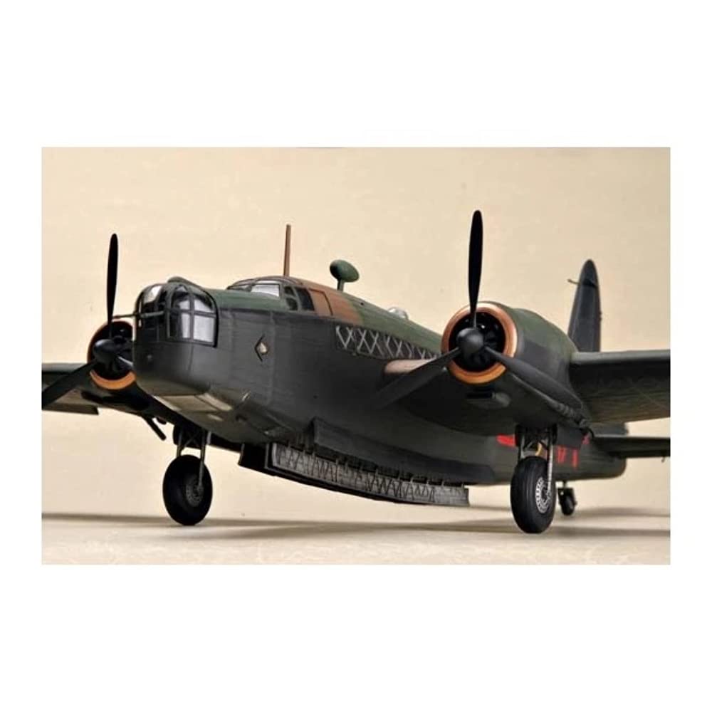 TRUMPETER ウェリントン 02808 WELLINGTON Trumpeter 02808 modèle Kit Wellington Mk. 1 C : Amazon.ca