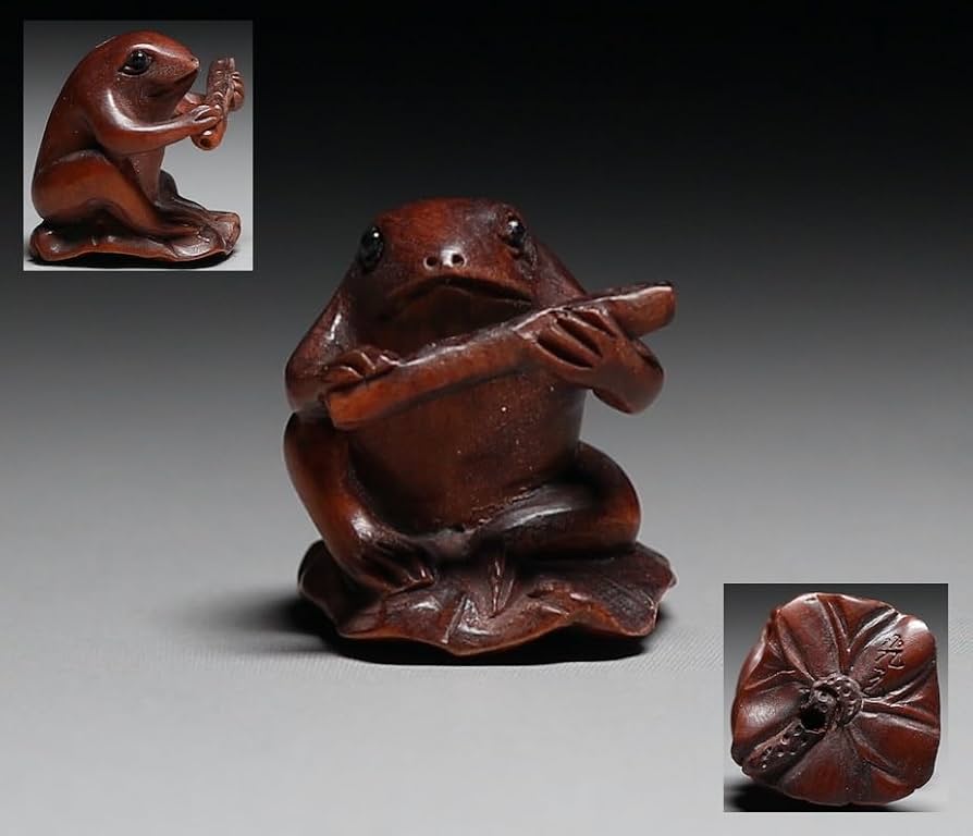 蓮に乗るカエル木彫根付アンティーク