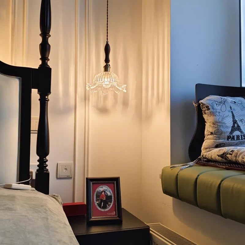 Lampe suspendue bois et verre fleur pour illuminer chaleureusement votre salon