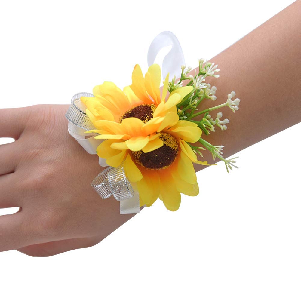 Sposa e damigelle d'onore immagine stock. Immagine di celebrazione