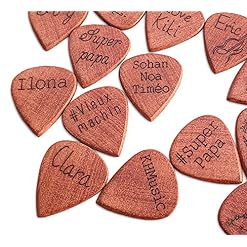 Médiator guitare en bois personnalisé avec texte et motif gravé, en bois massif d’acajou - Les Beatles, Paul McCartney, John Lennon, RIngo Starr, George Harrison
