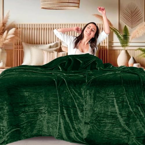 Image of Abrazo AC Blanket | 300 GSM Lightweight Super Soft Cozy for Bed, Sofa, Couch, Travel & AC Room | Double Bed 220x240 cm | Solid Color | Breathable All-Season Comfort (Green)