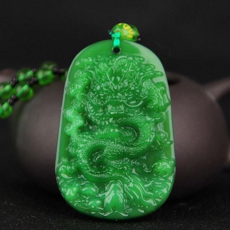 Amazon.co.jp: ヒスイ ドラゴン ネックレス 翡翠 彫刻 緑 お守り  