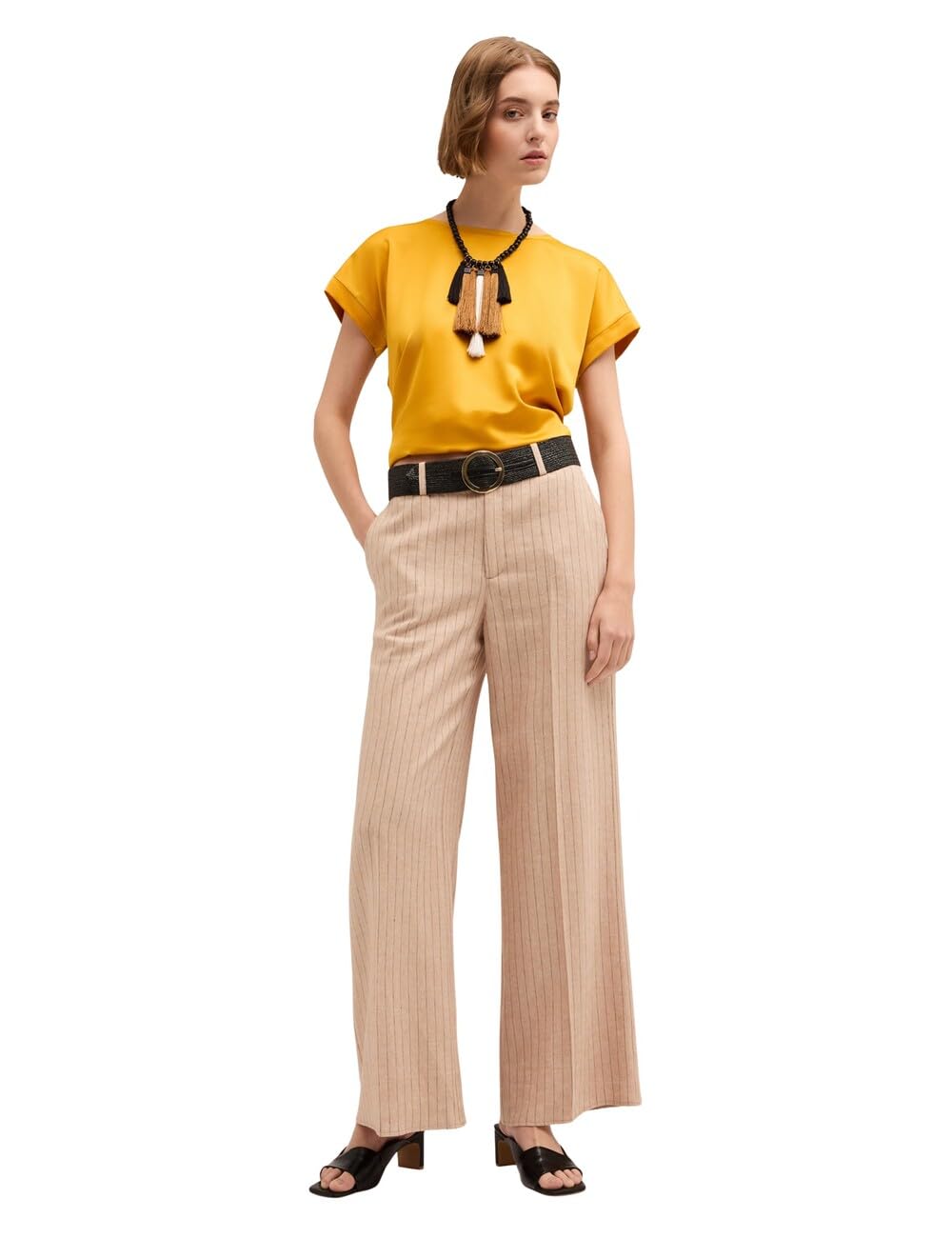 Motivi: Pantaloni Palazzo Fantasia gessata Stagione Primavera Estate 2025.