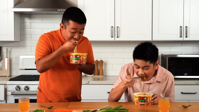 裕子菅　リップフィニティ　070 SPICY 4本 Amazon.com : Nissin Hot & Spicy Ramen Noodle Soup, Fiery Beef