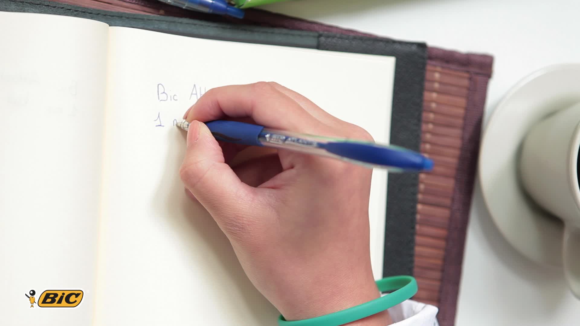 Penne BIC Atlantis Classic Blu - Confezione Da 12, Punta Media 1.0mm, Scrittura Comfortevole - Foto 8