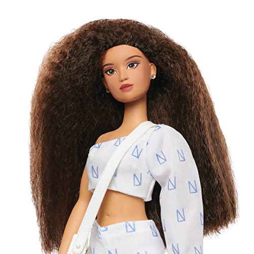 Muñeca Naturalistas Kelsey 11.5 pulgadas con accesorios miniatura 2