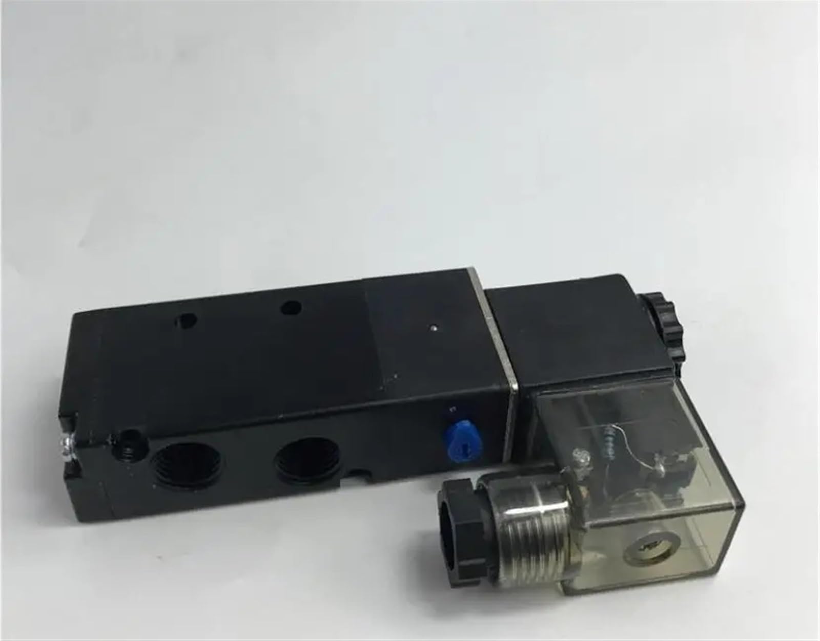 1 Stück EMC Pneumatisches Magnetventil V5221-08 V5231-10 V5241-15 V3221-08 V5211-06 Wegeventil(Color:V5231-10,Size:DC24V)