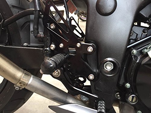 Commandes reculées moto CNC Ninja 250 pour sublimer vos sorties week-end
