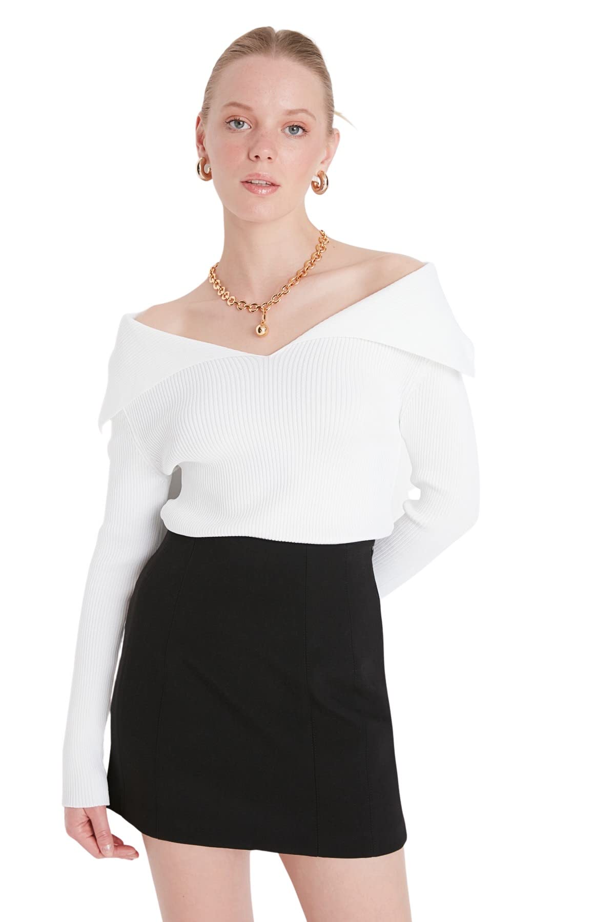 Trendyol Women Slim fit Basic Turndown Collar Knitwear Sweater Ecru