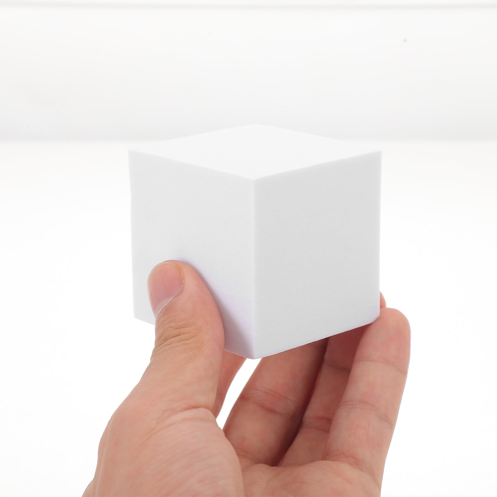 UKCOCO Lot de 3 Cubes en Mousse Blanche 5 CM 8 CM et 10 CM Maquettes de Cube en Mousse Accessoires Photo pour Photographie de Produits Décorations Géométriques pour Séance Photo