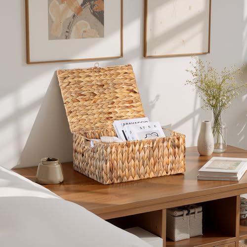 Image of StorageWorks Wicker Basket with Lid, Storage Baskets with Lids, Hyacinth