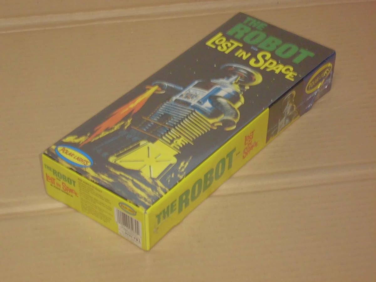 LOST IN SPACE　プラモデル　ポーラライツ Amazon.co.jp: ロストインスペース ロボット THE ROBOT LOST IN