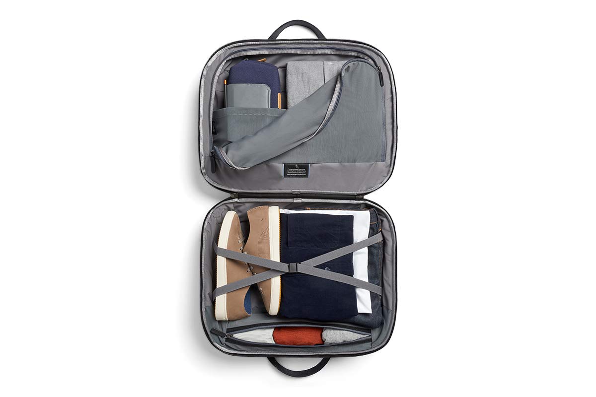 Amazon | Bellroy Flight Bag（16インチのノートPCを収納可能