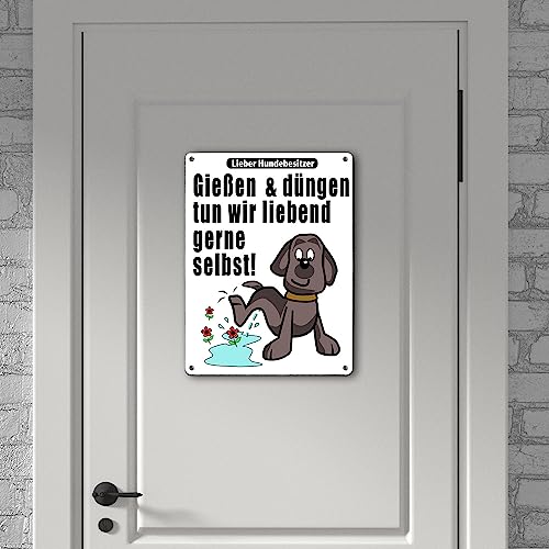 Gießen und düngen - Kein Hundeklo Schild in weiß als lustiges Geschenk für Gartenbesitzer die gegen Hundehinterlassenschaften auf dem Grundstück vorgehen wollen