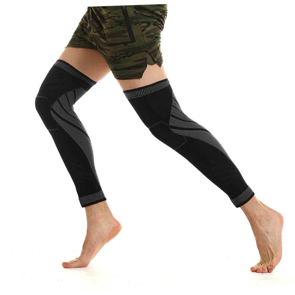 LALAFINA 2pcs Lightweight Knee Cushion Non Skid Knee Support Pads for Summer Sports Breathable Protective Sleeves for Running Basketball Gym Black