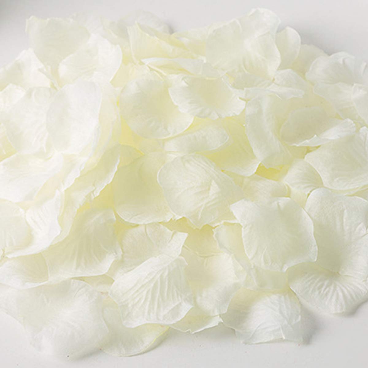Qi xin 1000Pcs Rose Petals Artificial Flowers Wedding Party Bridal Shower Decoration Supplies Beige White