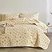 Wake In Cloud - Floral Quilt Set, Tiny Flower Botanical Cottagecore Shabby Chic for Women Teen Girls, Reversible Lightweight Bedspread Coverlet, 3 Pieces, Orange Yellow, Queen/Full Size