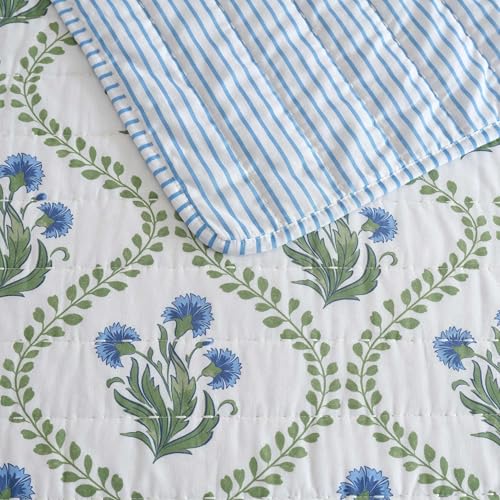 Image of Martha Stewart - Twin Quilt Set, 100% Soft Cotton Floral Bedding for Year Round Comfort, 2 Piece Bed Set with Matching Pillowcase (Chloe Green)
