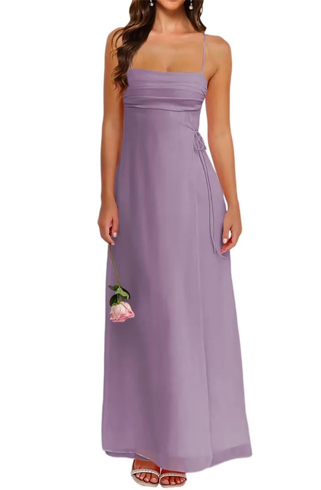 Robe de bal fluide col bénitier pour camoufler les rondeurs avec style