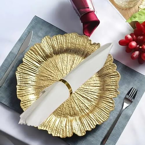 Set de 6 platos cargadores de plástico dorados con servilletas y anillos miniatura 4