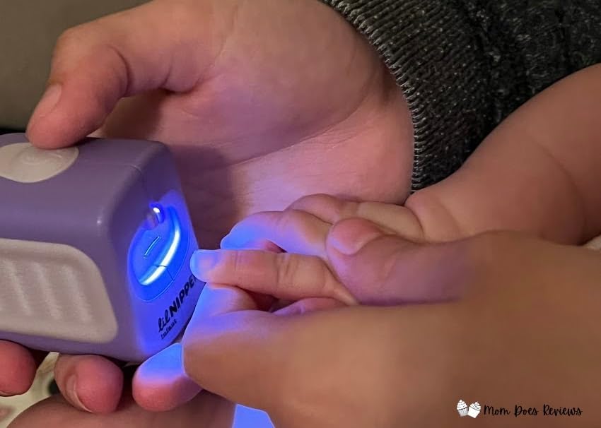 Miniatura 8 de Lil Nipper Recortadora de uñas eléctrica. Recortadora segura con luz. Bebés y niños pequeños, suave y duradera. Esenciales para bebés