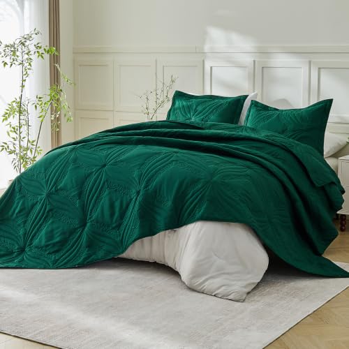 Image of Kingnex Oversized King Bedspreads 128x120 Ultrasonic Quilted Forest Green | Extra Wide Coverlet for Tall Split King Adjustable Bed or Cal King Size, 3 Piece Include 1 Quilt, 2 King Size Pillowcases