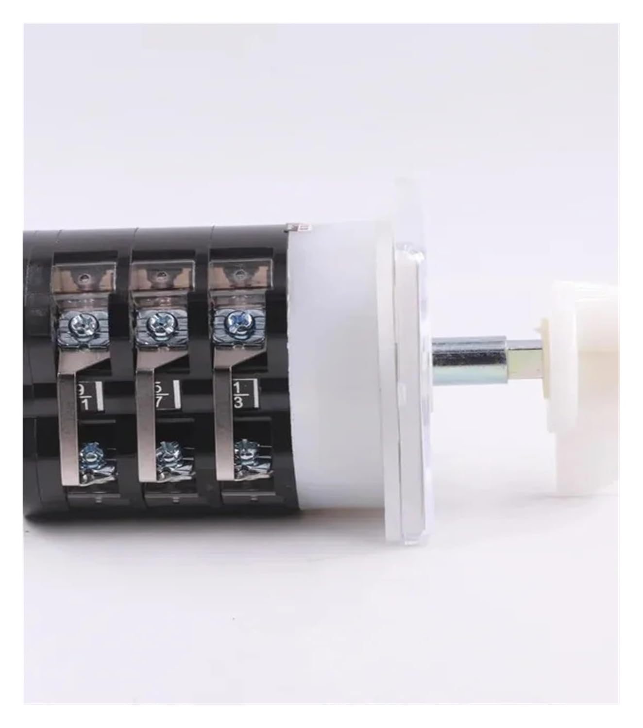 TL-BP ｜ 三和電気計器株式会社 LW5D-16 YH3/3 防爆ボックス 三 スイッチ LW5D-16 YH3/3 防爆ボックス 三相電圧計 トランスファー計測 ロータリーカムスイッチ 16A