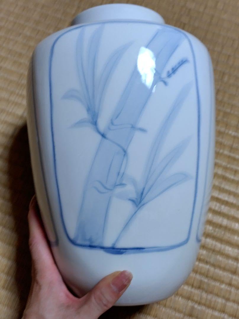 Amazon.co.jp: 有田焼 琥山窯 陶器 花瓶 手彫 四君子文様 16cm