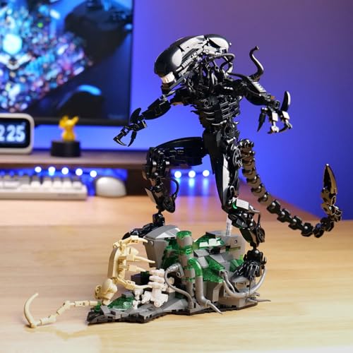 Image of Xenomorph Building Set, MOC Alien Action Figure Kit, Horror Sci - Fi Collectible Model Figure & Detailed Base for Adults Kids Birthday for Movie Fans Aged 8+ 958PCS