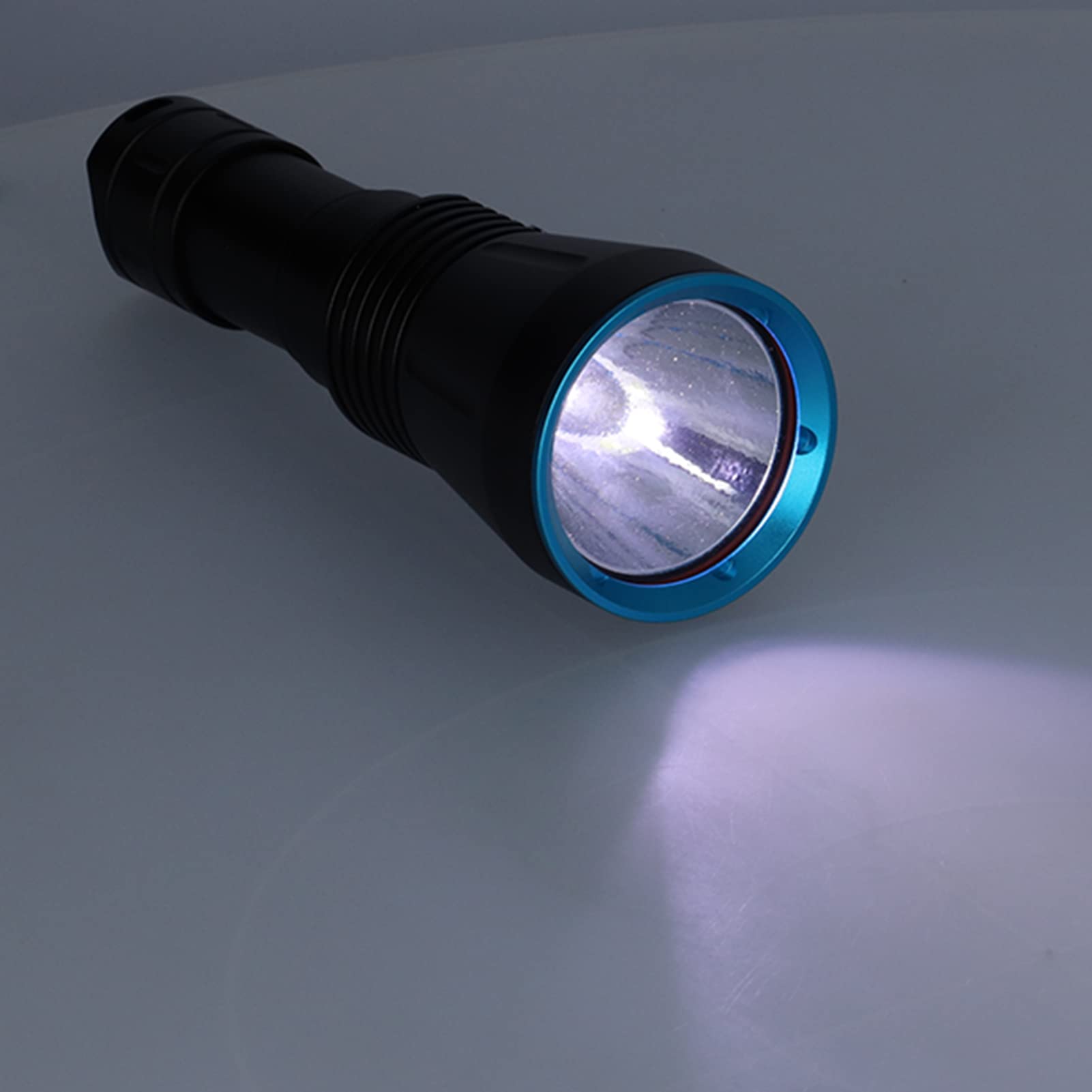 lyrlody Torcia Subacquea XHP70 Torcia Subacquea in Lega di Alluminio 10000LM IP68 Impermeabile 150 M 5 modalità Indicatore di Alimentazione per Pesca Campeggio