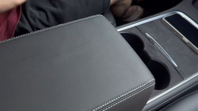 Amazon.co.jp: FDAIUN 車アームレストカバー テスラ モデルY