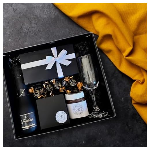 Kit Presente G&O Luxo com Espumante, Taça, Creme de Avelã, Bombons e Torradas, Caixa Decorativa com Laço Dourado