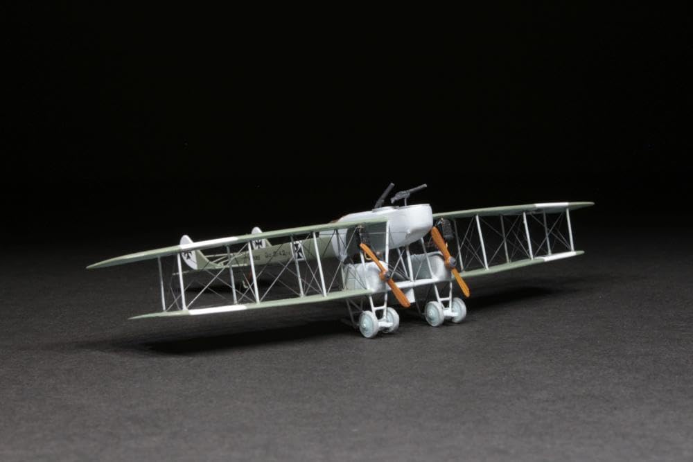 Amazon.co.jp: ゴータG.I Gotha G.I 1/144 完成品 : おもちゃ